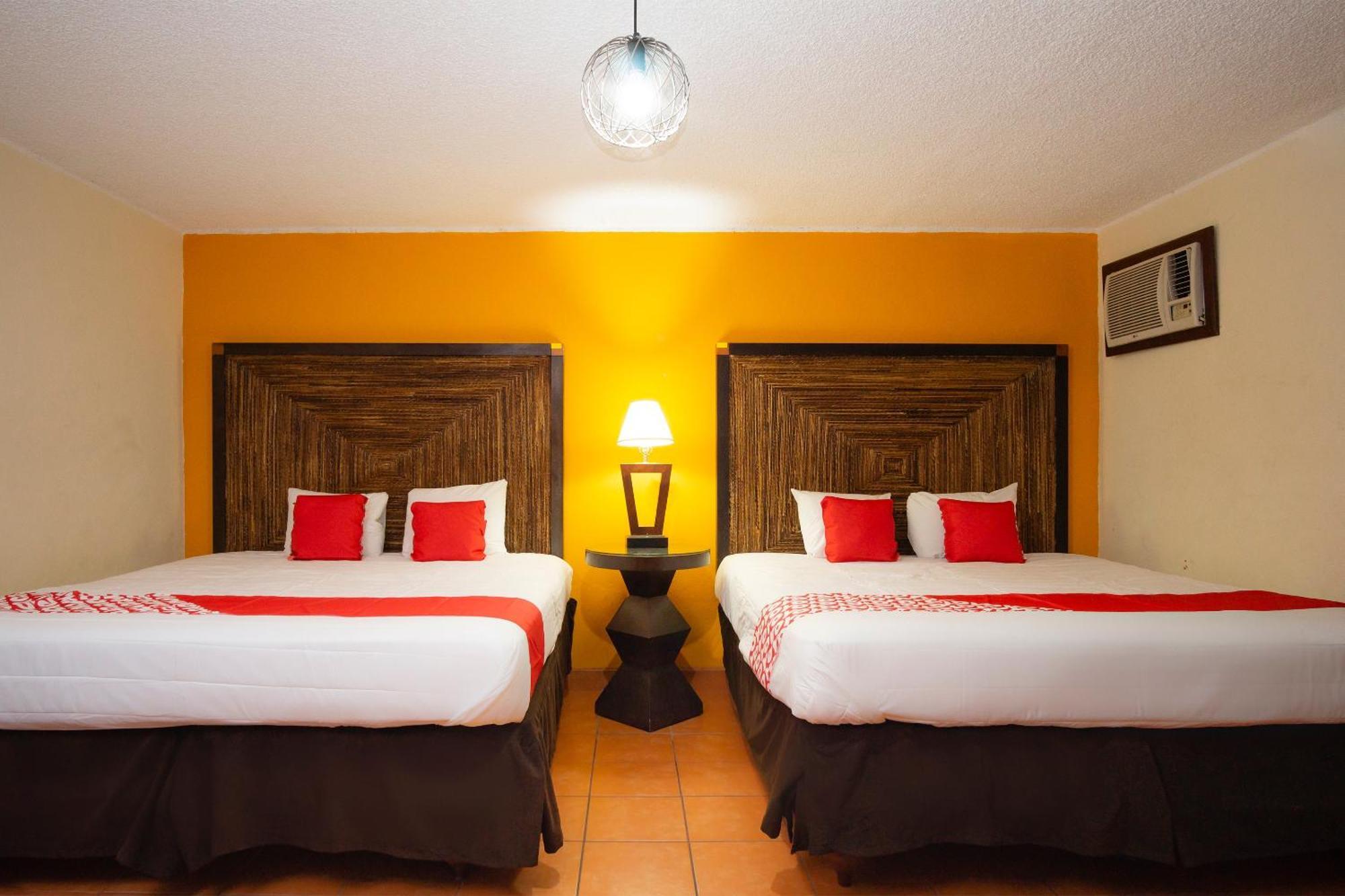 Oyo Hotel Hacienda Don Luis, Rosarito Dış mekan fotoğraf A typical OYO hotel room in Mexico City