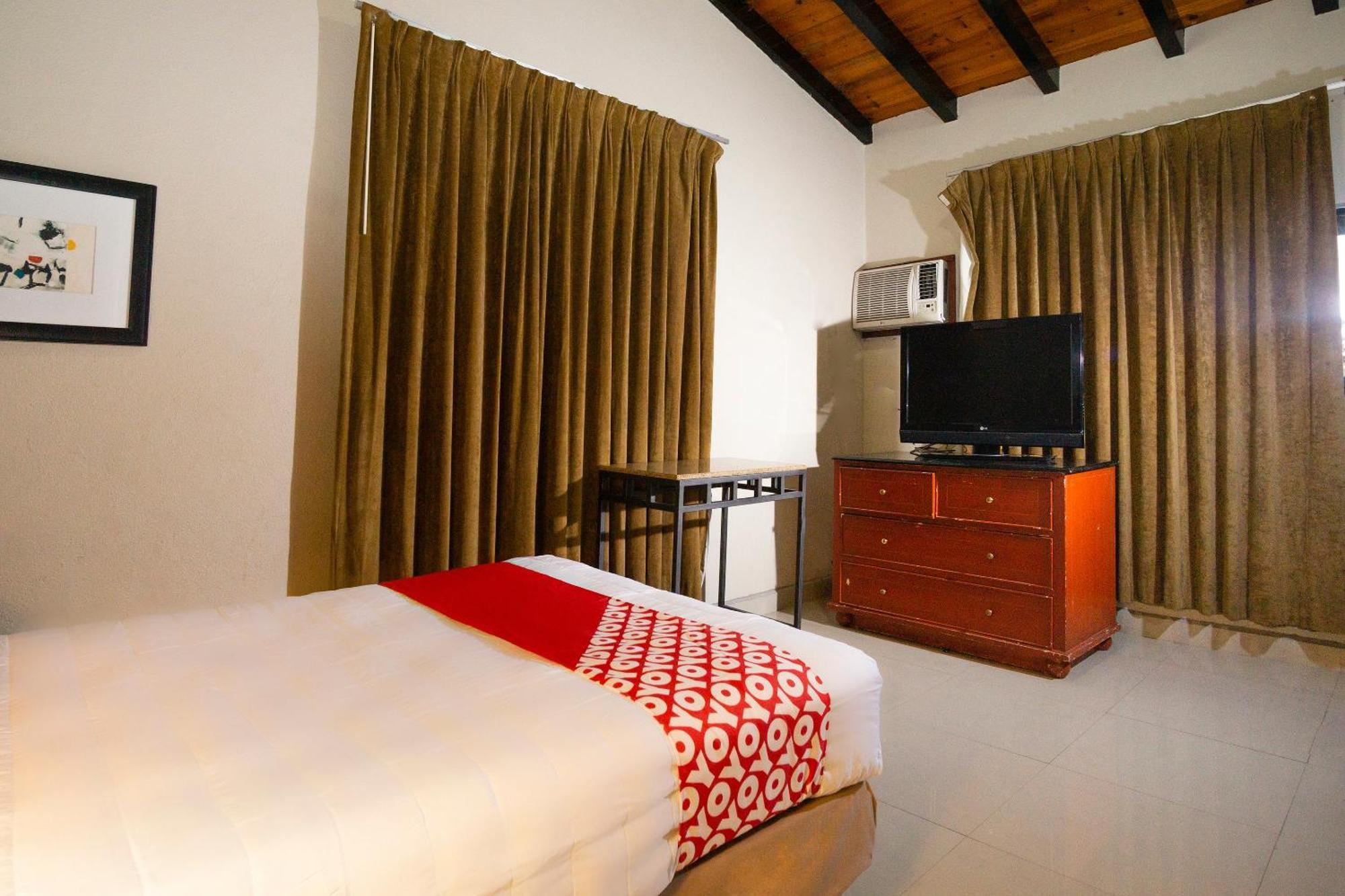 Oyo Hotel Hacienda Don Luis, Rosarito Dış mekan fotoğraf A room at the hotel