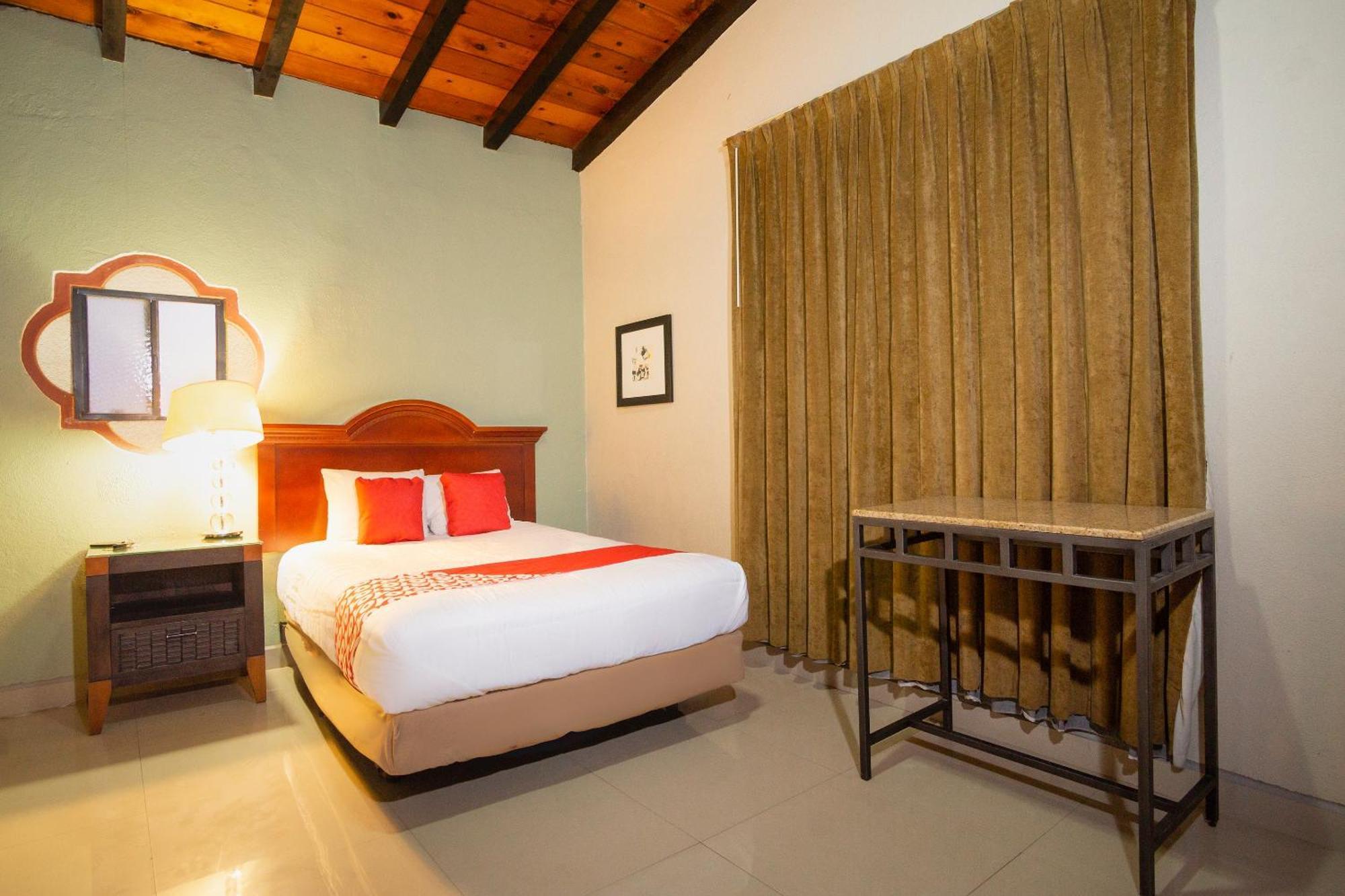 Oyo Hotel Hacienda Don Luis, Rosarito Dış mekan fotoğraf A bedroom at the hotel