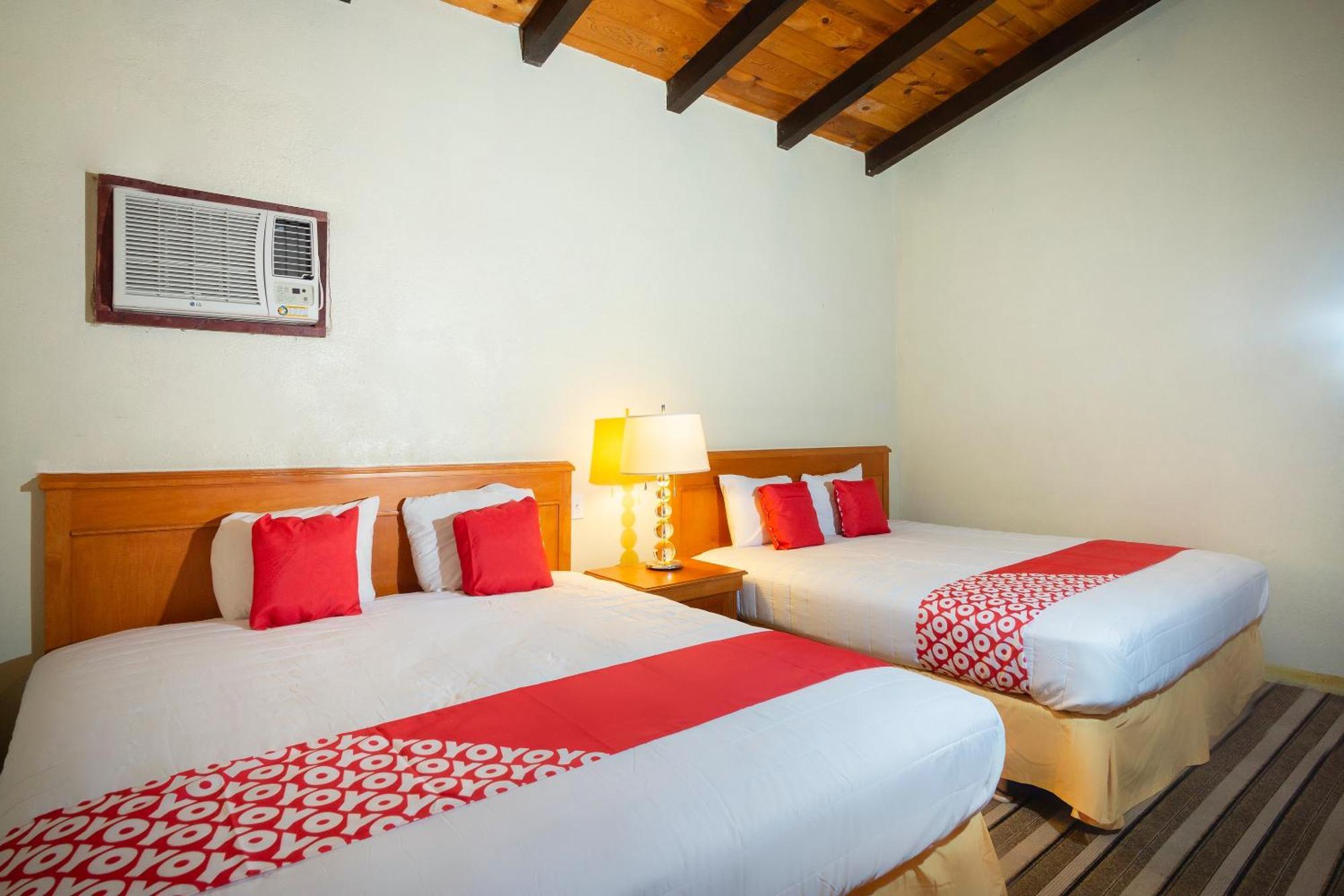 Oyo Hotel Hacienda Don Luis, Rosarito Dış mekan fotoğraf A typical OYO hotel room