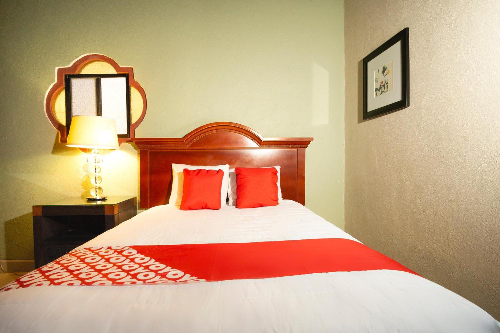 Oyo Hotel Hacienda Don Luis, Rosarito Dış mekan fotoğraf A room at the hotel
